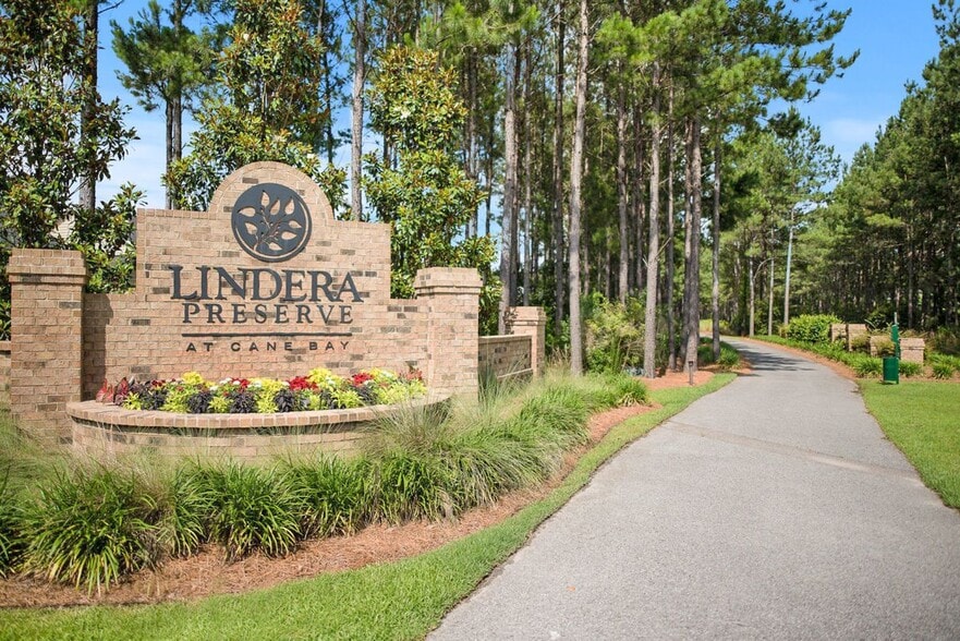 Building Photo - 423 Squire Pope Rd