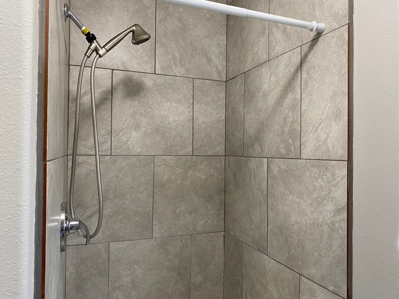 Master Shower - 6319 Foxhunter Rd