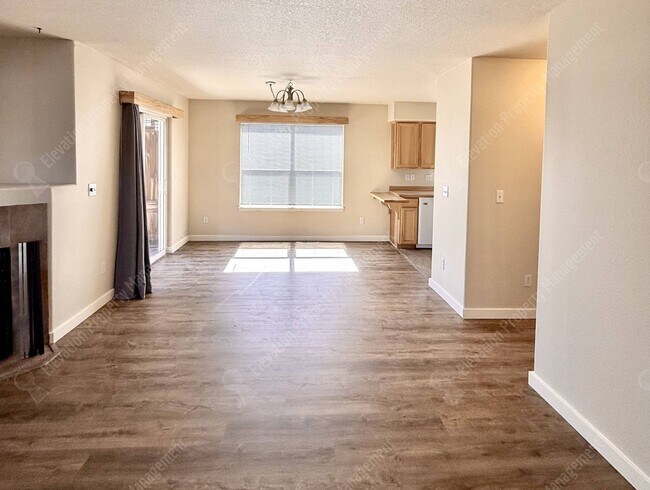 Building Photo - Updated 3 BR/2.5  BA with new flooring and paint!