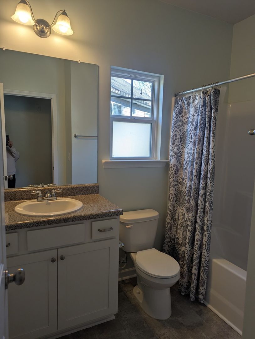 Building Photo - 385 Orchard Ln