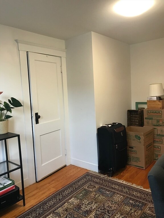 Building Photo - 76 Wenham St