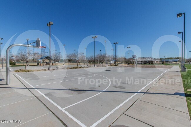 Building Photo - 1686 W Paisley Dr