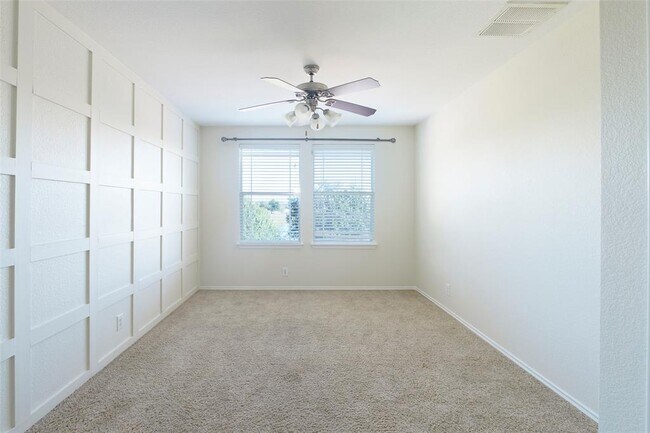 Building Photo - 8528 Harrier Dr