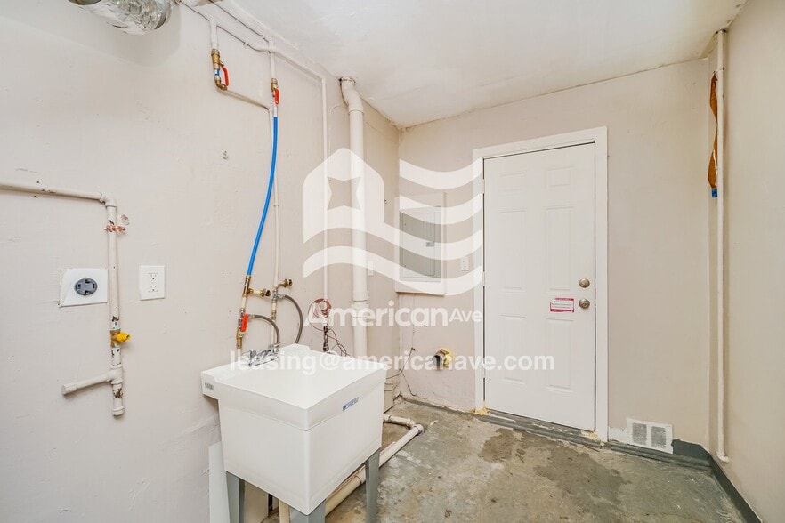 Building Photo - 17407 Ridgeton Dr