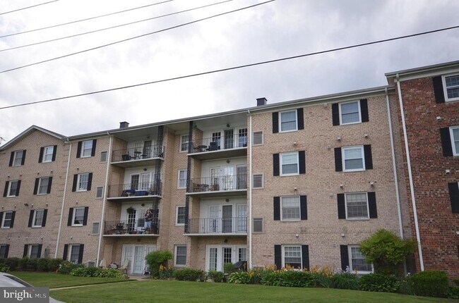 Building Photo - 12713 Gordon Blvd