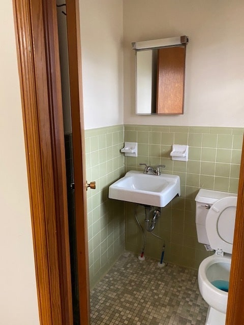 Building Photo - Brick Ranch in the City limits