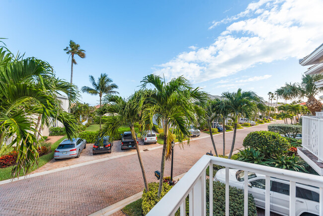 Building Photo - 774 Seaview Dr