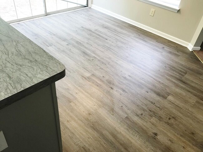 Building Photo - Oakbrooke Meadows