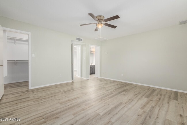 Building Photo - 1512 W Estrella Dr