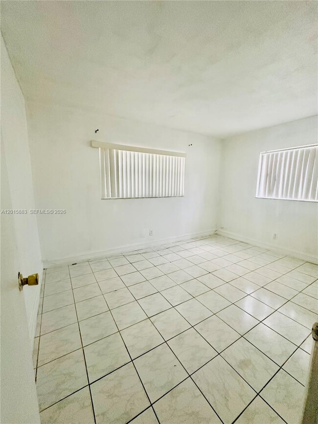 Building Photo - 4616 NW 39th St