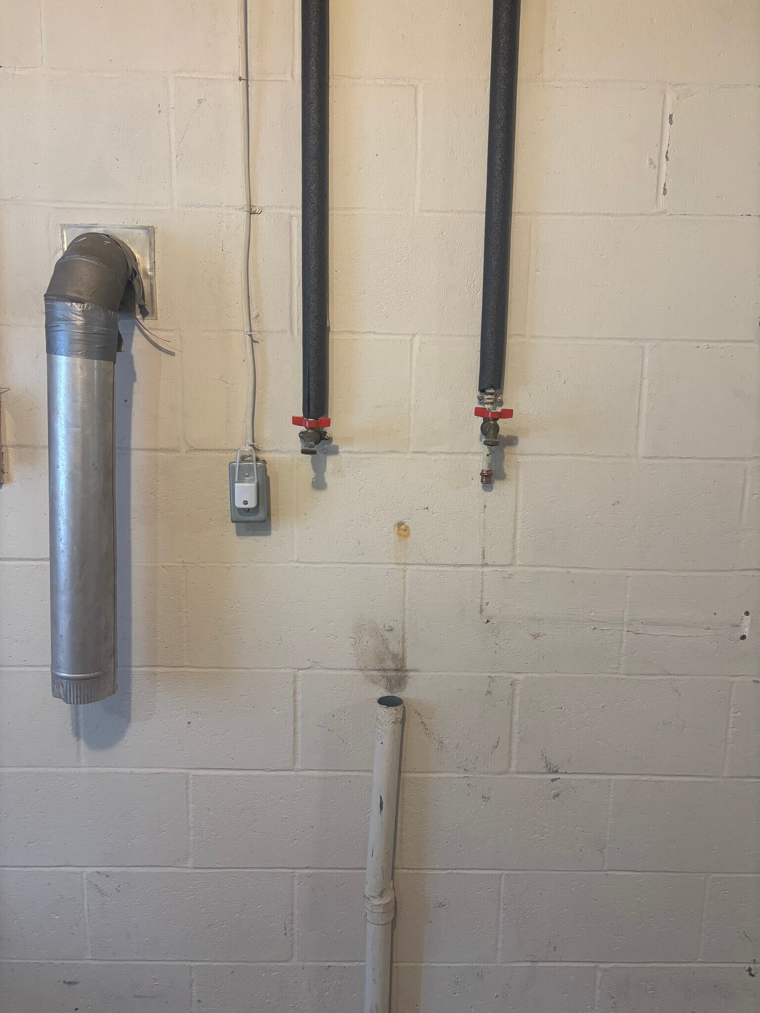 Building Photo - 1033 Wilson Ave