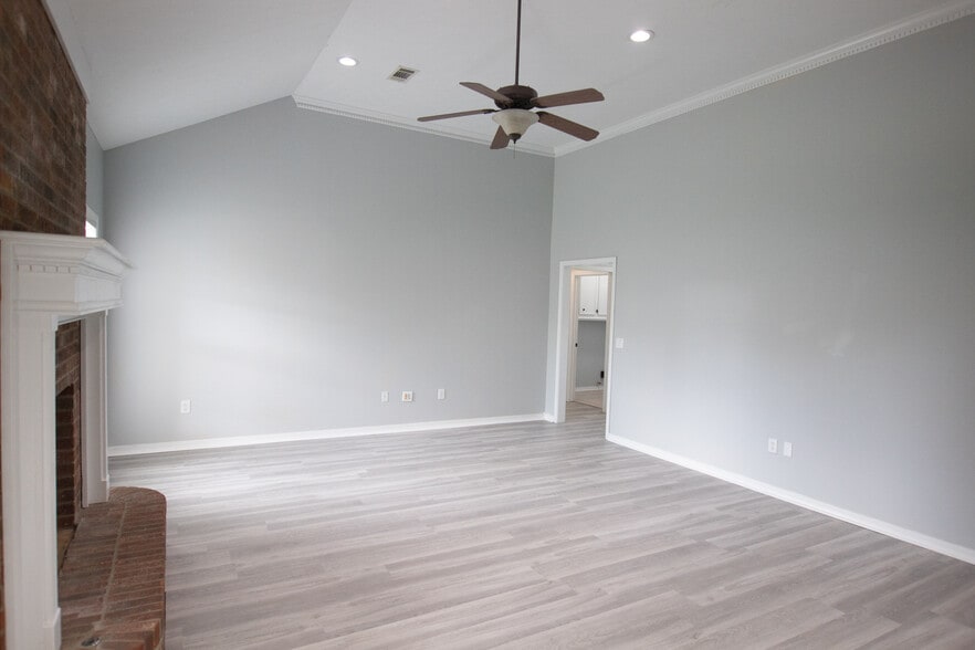 Living Room - 106 Hanover Cove