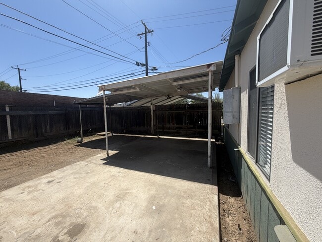 Building Photo - 1241 Wilson Ave