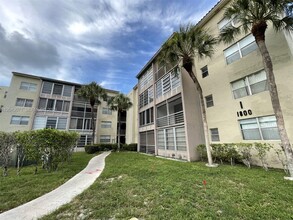 Building Photo - 1800 SW 81st Ave