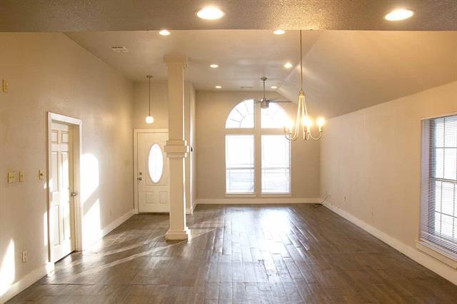 Building Photo - 907 Meriott St