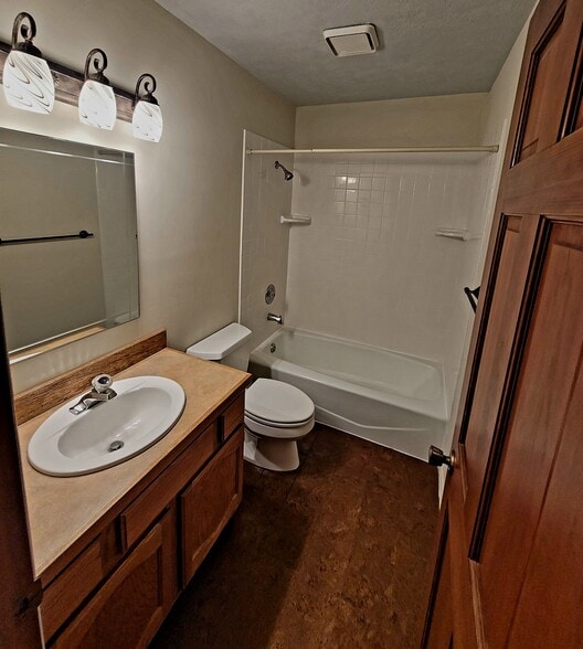 second bathroom - 1711 W Koch St
