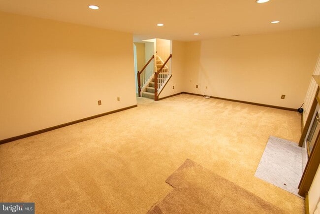 Building Photo - 11970 Thurloe Dr