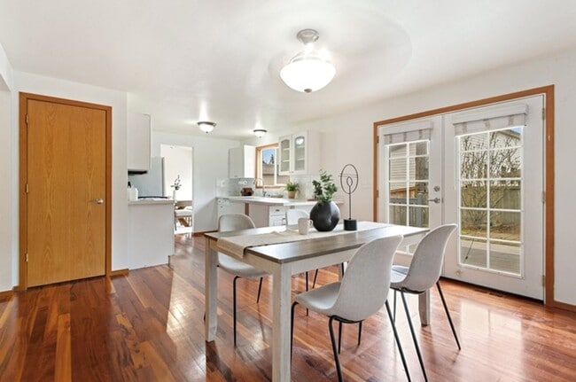 Building Photo - Beautiful Renovated Home in Excellent School District, Sammamish!