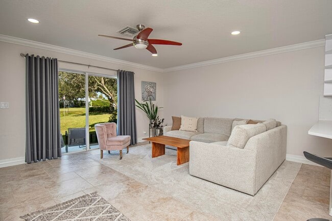 Building Photo - 16081 Sierra Palms Dr