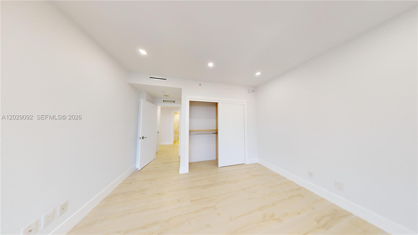 Building Photo - 21050 NE 38th Ave