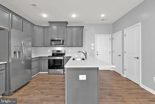 Building Photo - 9713 Glassy Creek Way