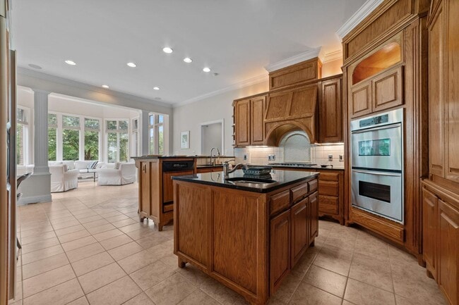 Building Photo - 450 Cox Rd