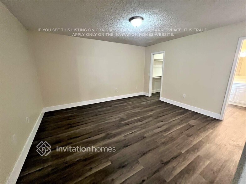 Building Photo - 11860 NW 29th Pl
