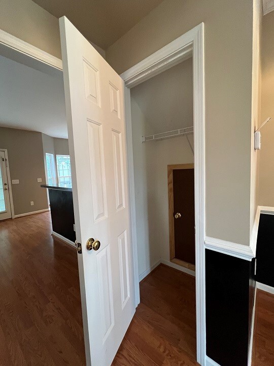 Building Photo - 570 Batty Way
