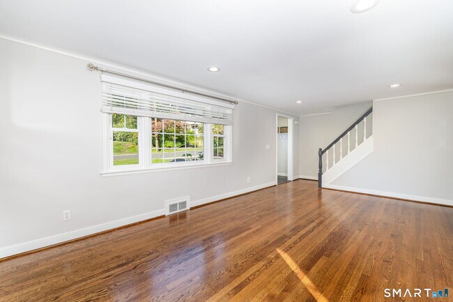Building Photo - 170 Brunswick Ave