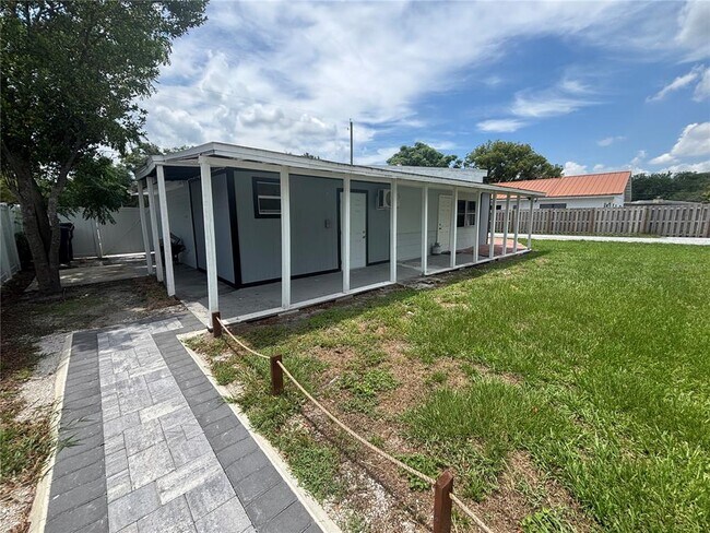 Building Photo - 6035 Sage Dr