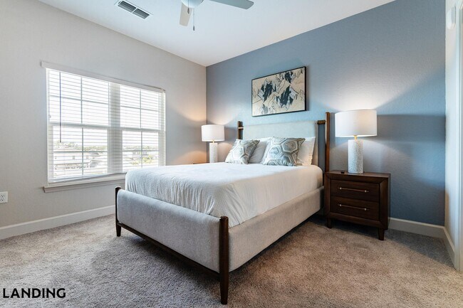 Building Photo - 918 Aventine Dr