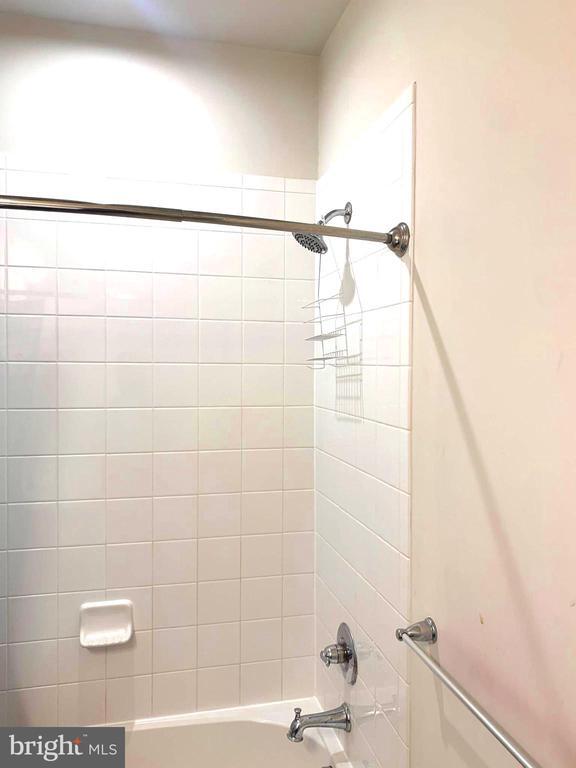 Building Photo - 9606 Julia Ln