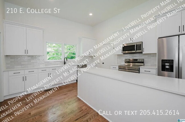 Building Photo - 210 E College St