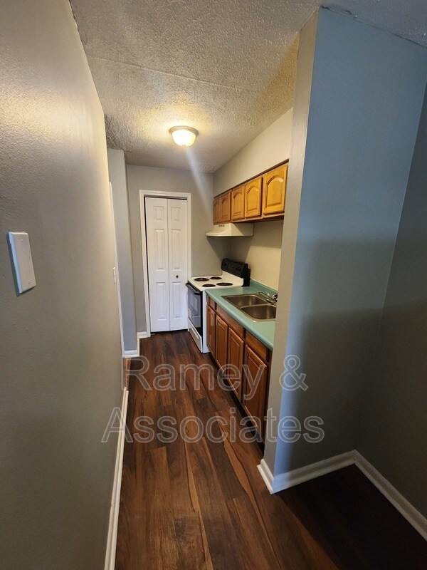 Building Photo - 5301 Milner Rd