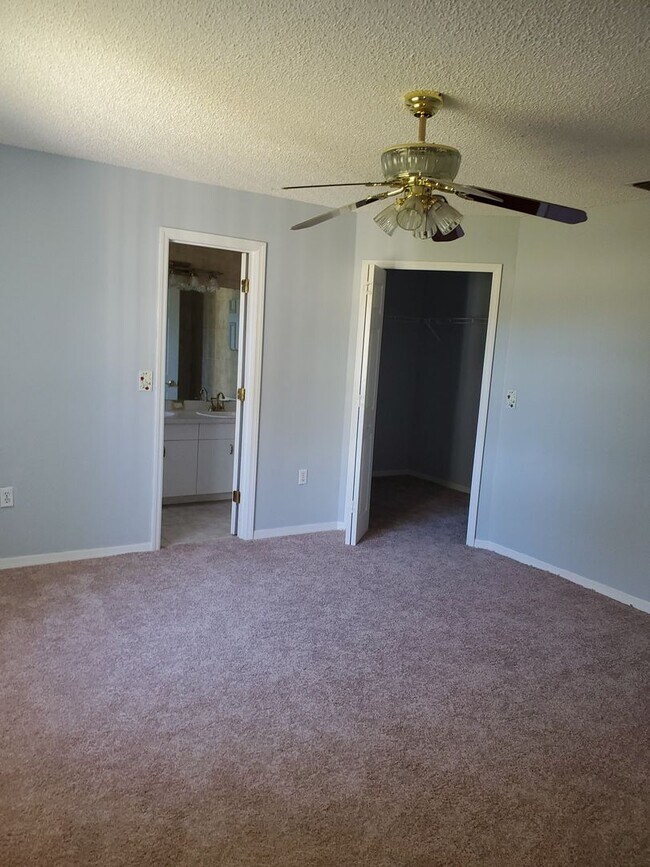 Building Photo - Glenridge 3/2 Home Located in Lakeland