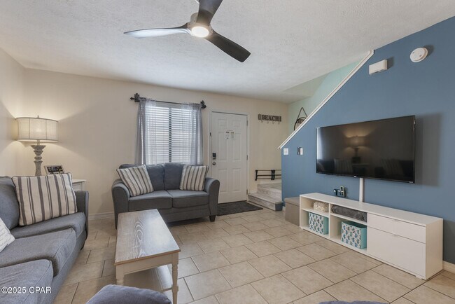 Building Photo - 164 Robin Ln