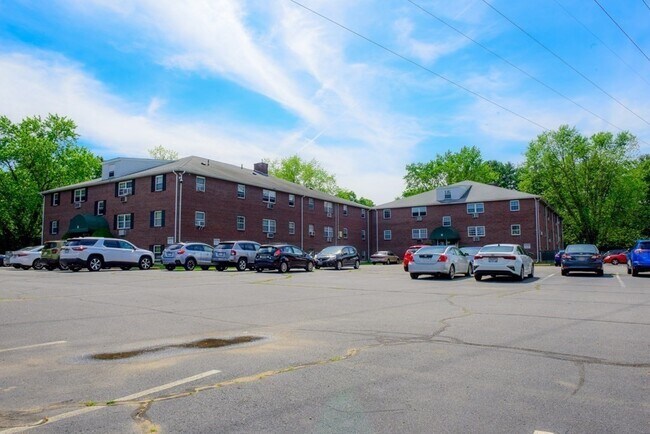 Building Photo - 96 Richardson Rd