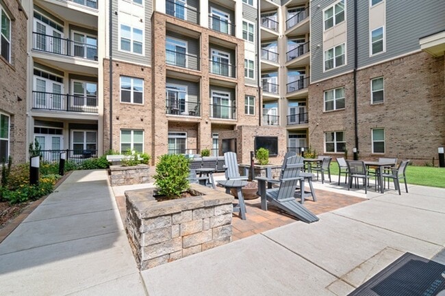 Building Photo - Lantower Weston Corners