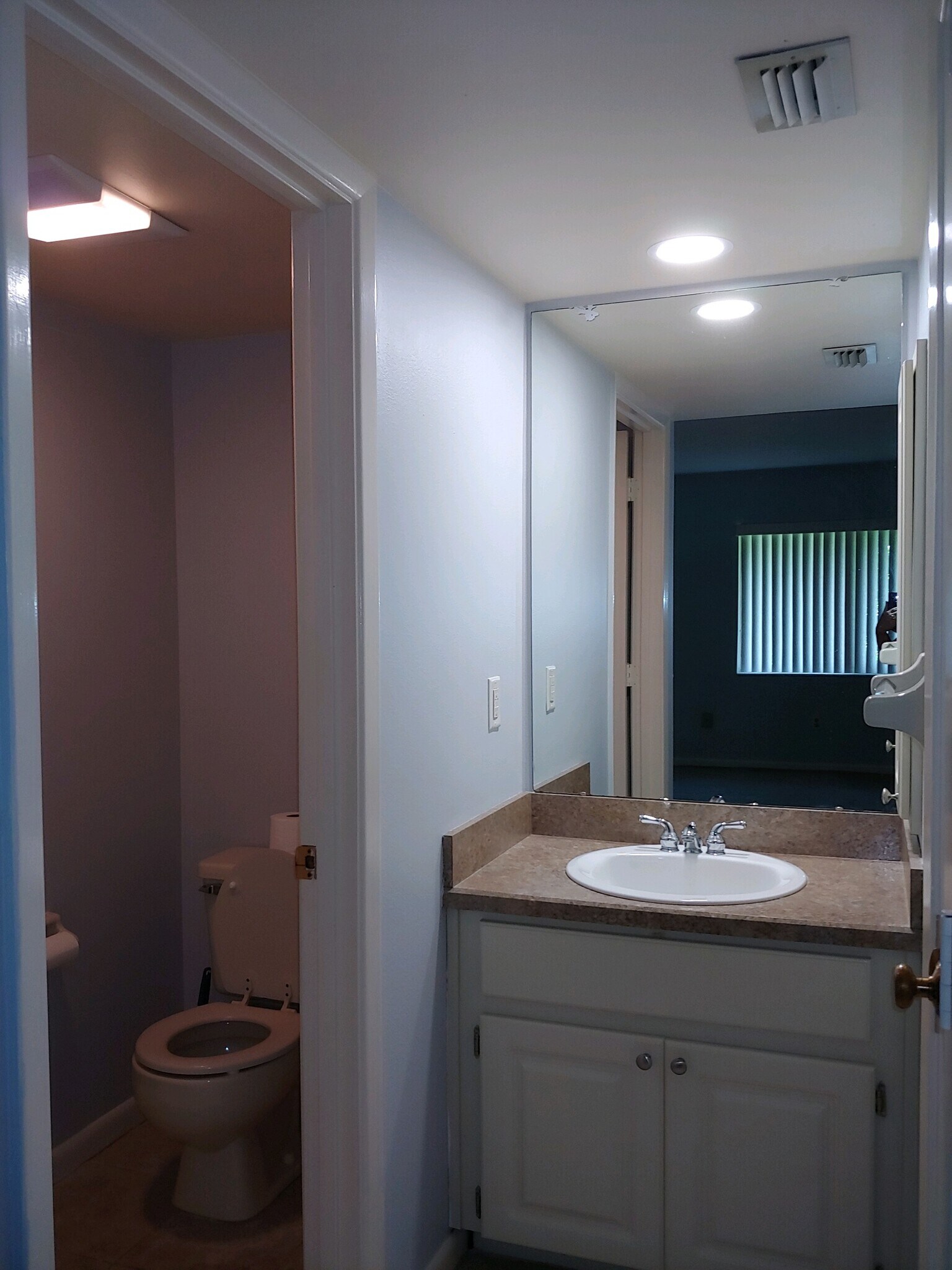 Building Photo - 63 Douglas St