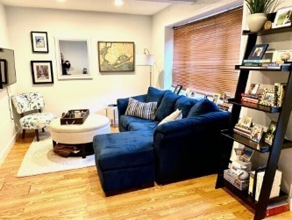 Building Photo - 14 Edgerly Pl