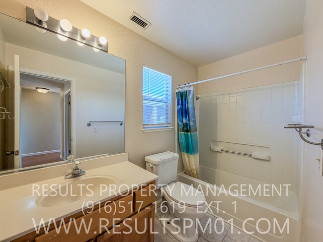 Building Photo - Make this Beautiful 4 Bedroom Your New Home