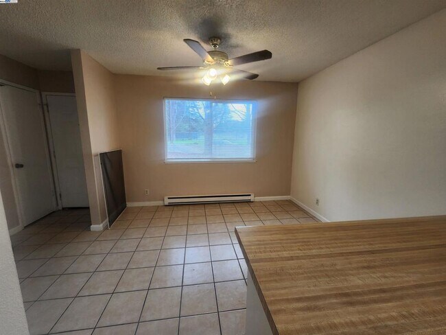 Building Photo - 27162 Tampa Ave