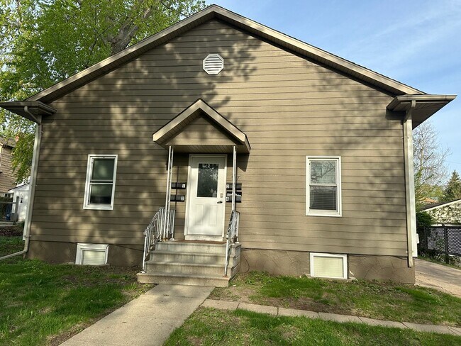 Building Photo - 917 S 1st Ave