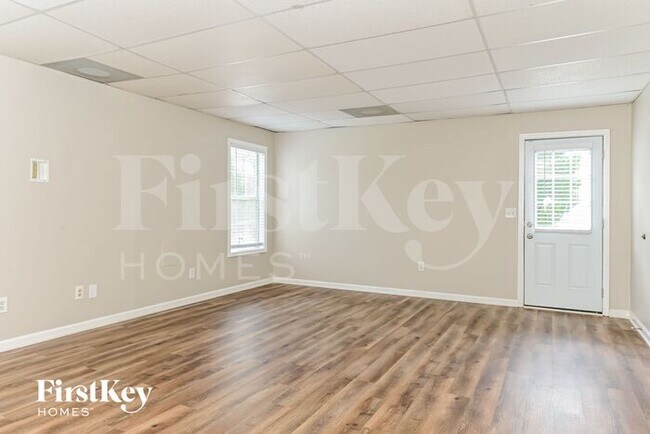 Building Photo - 3496 Heathervale Way SW