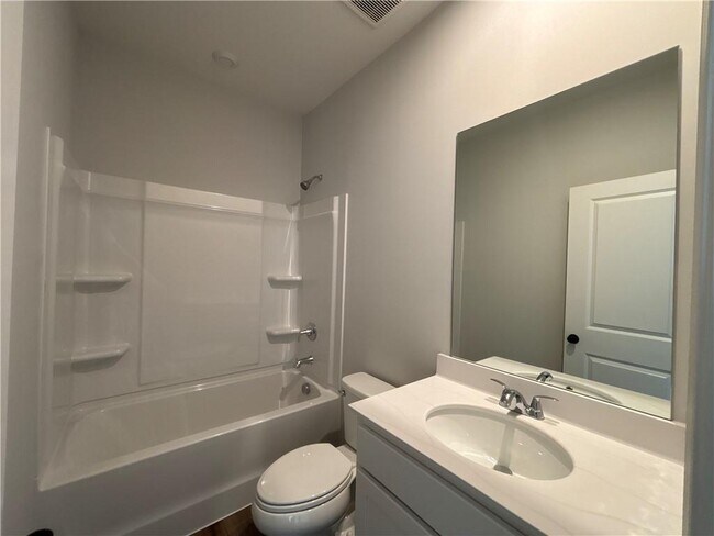 Building Photo - 3049 Beacon Bend Xing