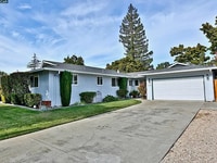 Building Photo - 3985 Royal Arch Dr
