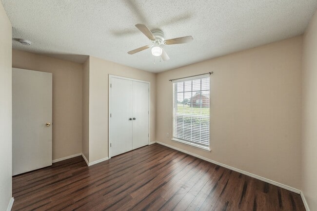 Building Photo - Spacious single-story 4-bedroom, 2-bath home in Arlington, Mansfield ISD