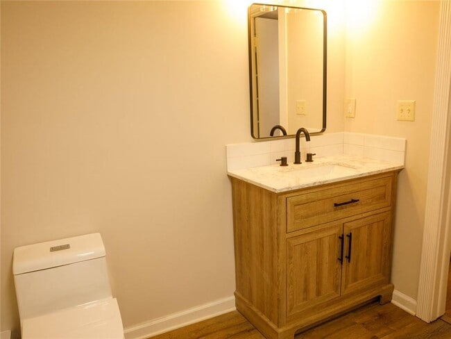 Building Photo - 95 Simpson Dr NE