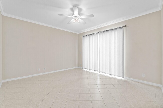 Building Photo - 5465 Monterey Cir
