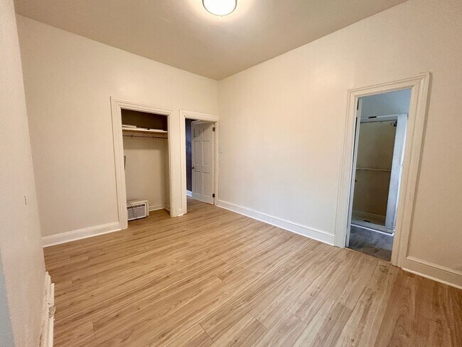 Building Photo - 212 E Lemon St